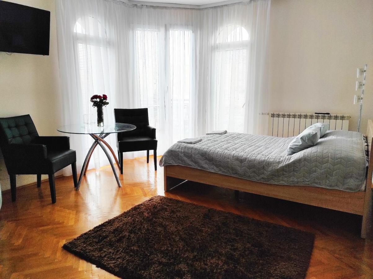 Hostel & Restauracja Santorini Bialystok Bagian luar foto