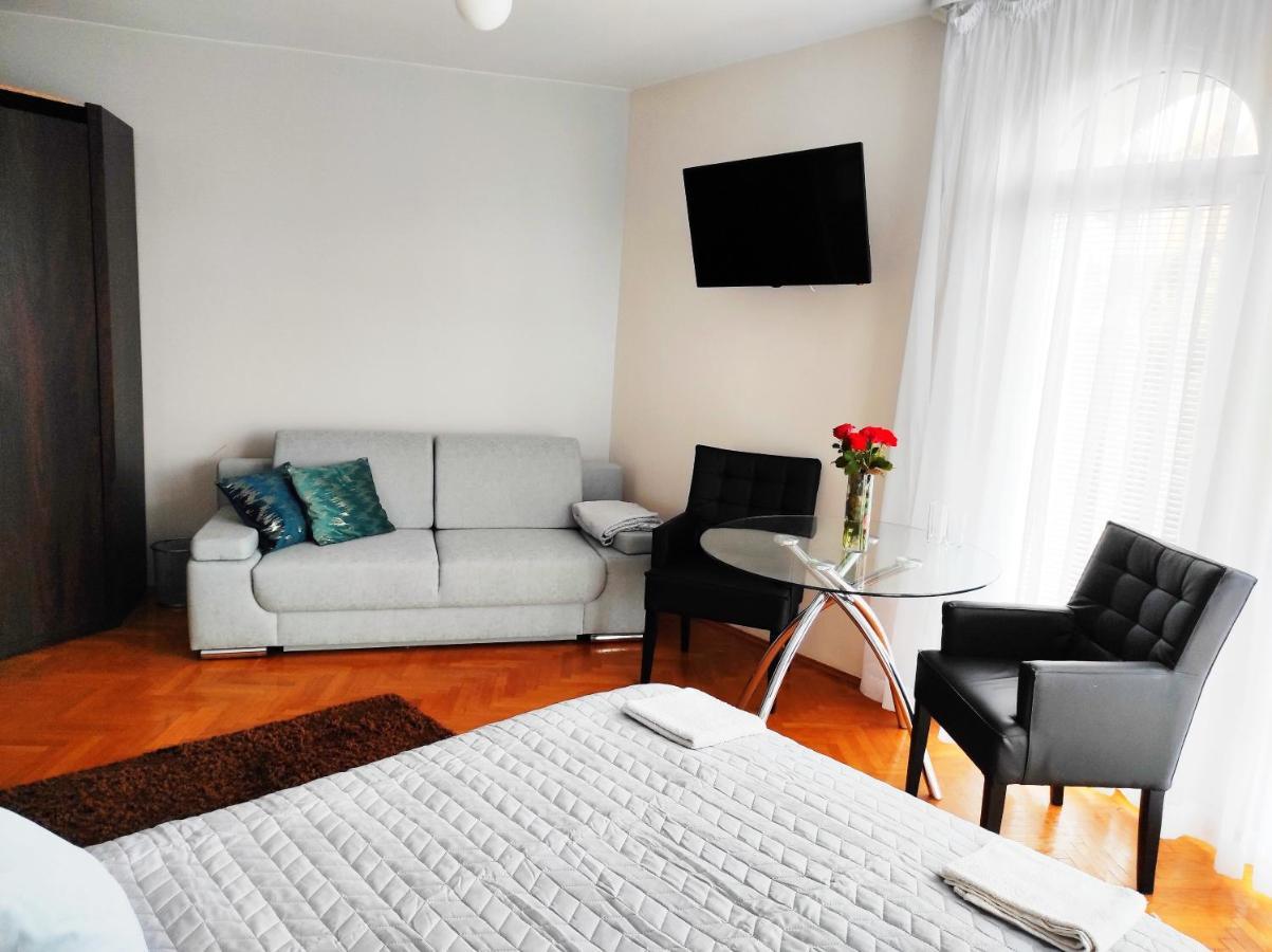 Hostel & Restauracja Santorini Bialystok Bagian luar foto
