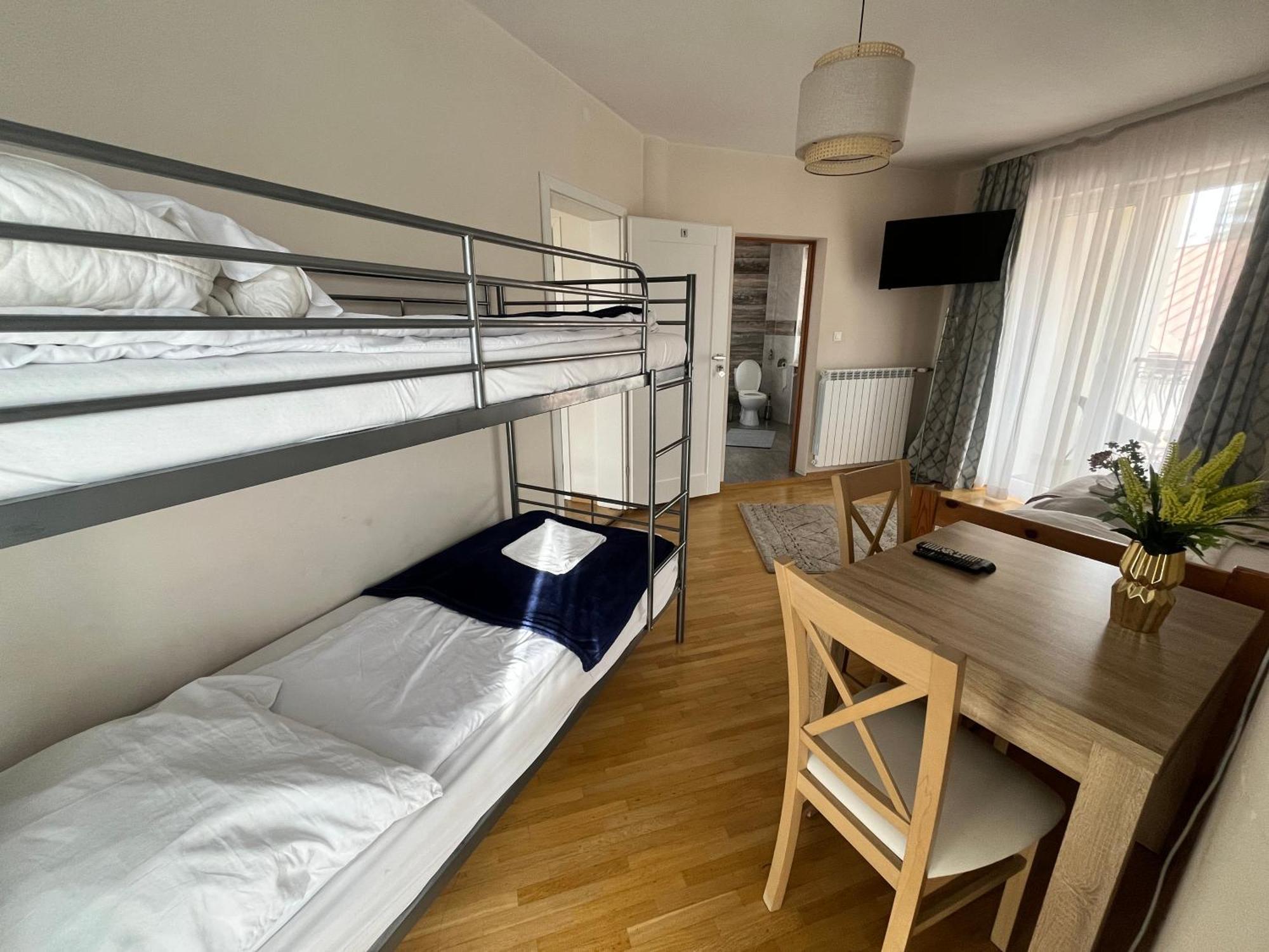 Hostel & Restauracja Santorini Bialystok Ruang foto
