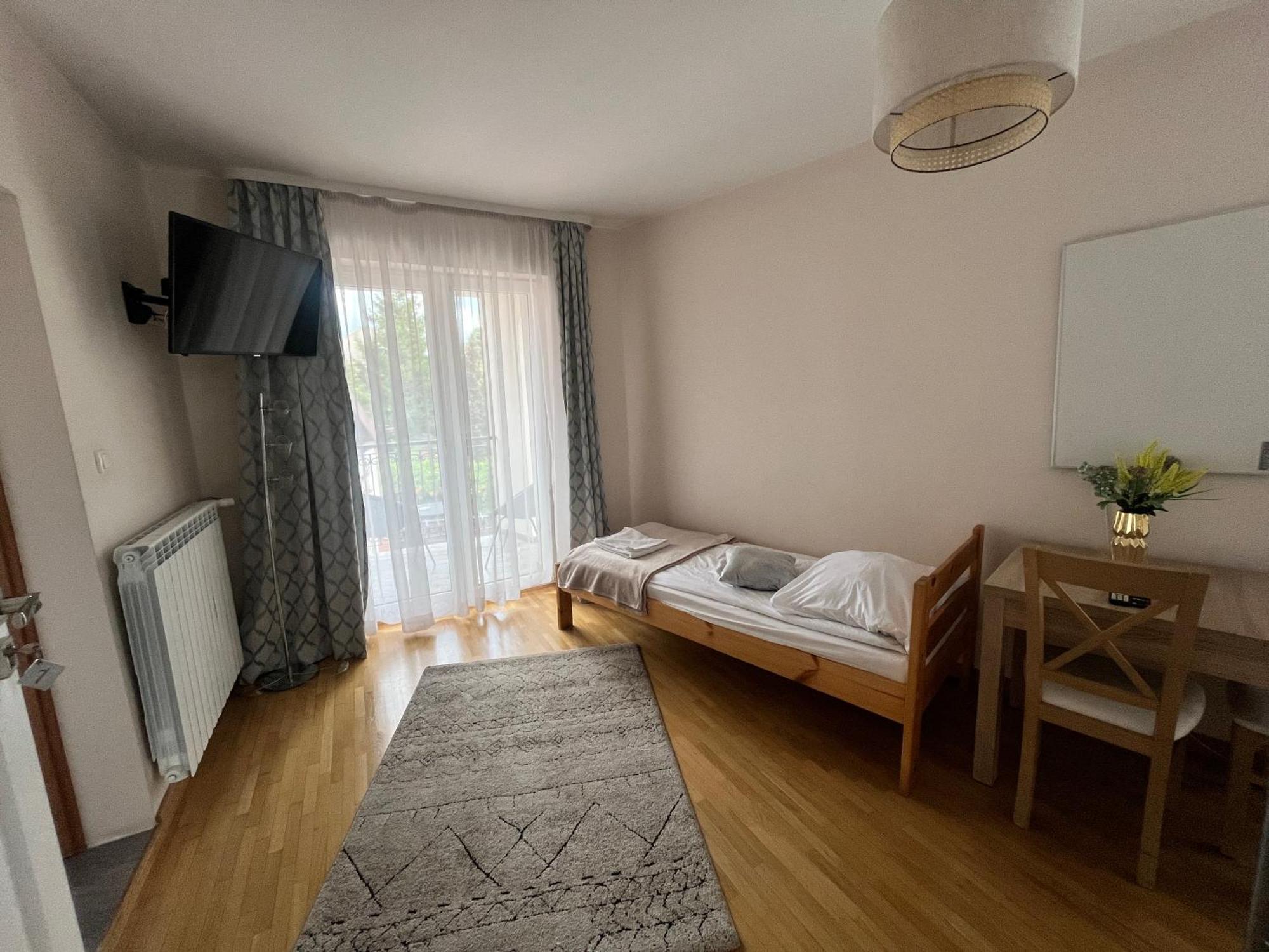 Hostel & Restauracja Santorini Bialystok Bagian luar foto